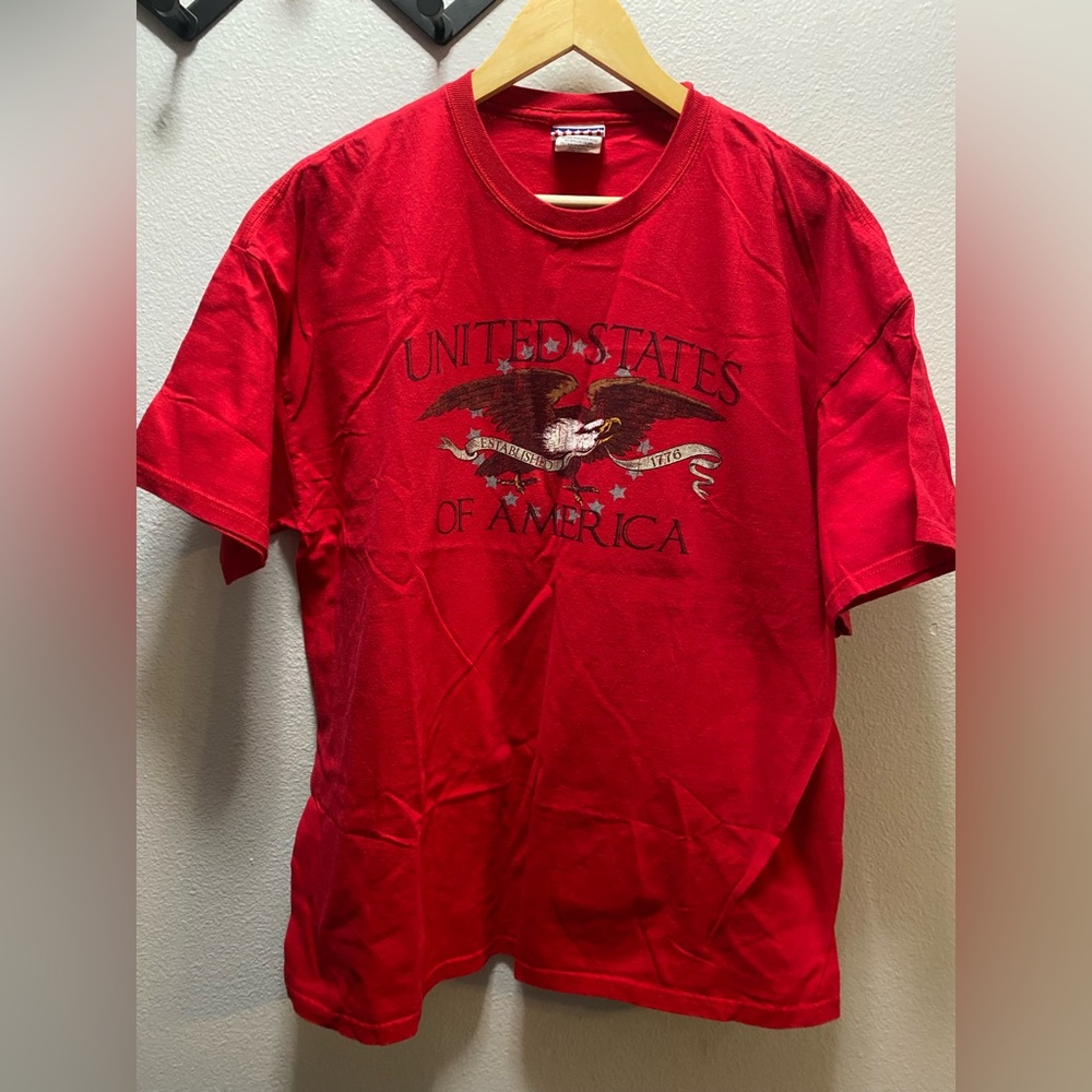 USA red tee